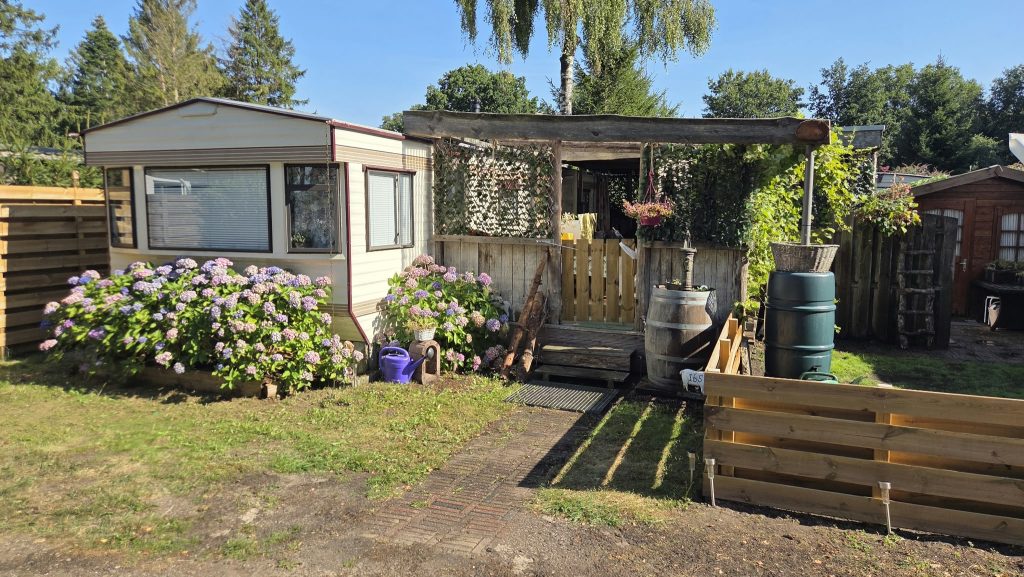 Stacaravan plek 165 - Fam Douwsma